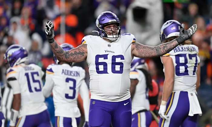 Vikings FA guard Dalton Risner